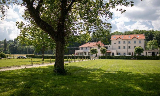 Montevrain Hotel | 40 m² Hotel ∙ 4 guests