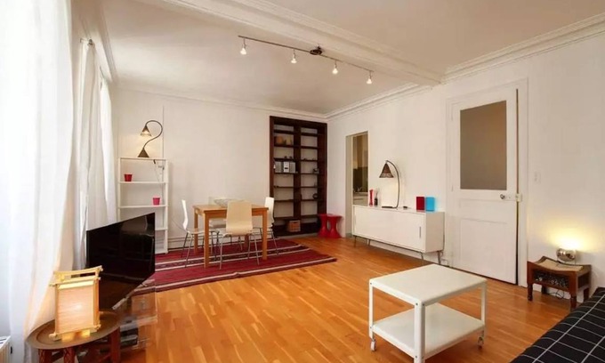 Quartier de la Folie-Mericourt Apartment | 41 m² Apartment ∙ 1 bedroom ∙ 2 guests