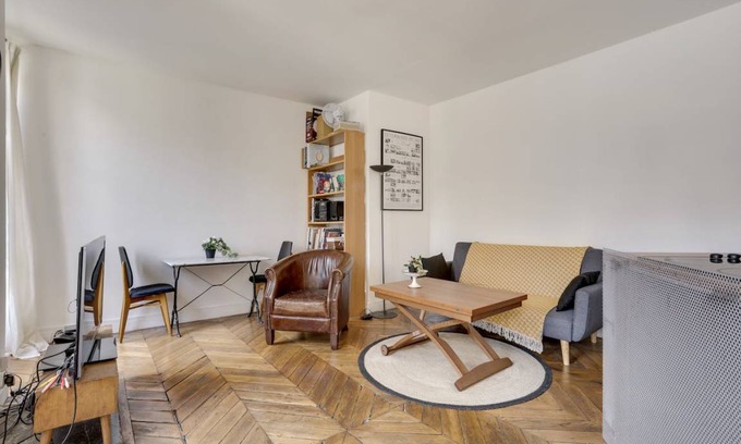 Quartier de la Folie-Mericourt Apartment | 42 m² Apartment ∙ 1 bedroom ∙ 2 guests