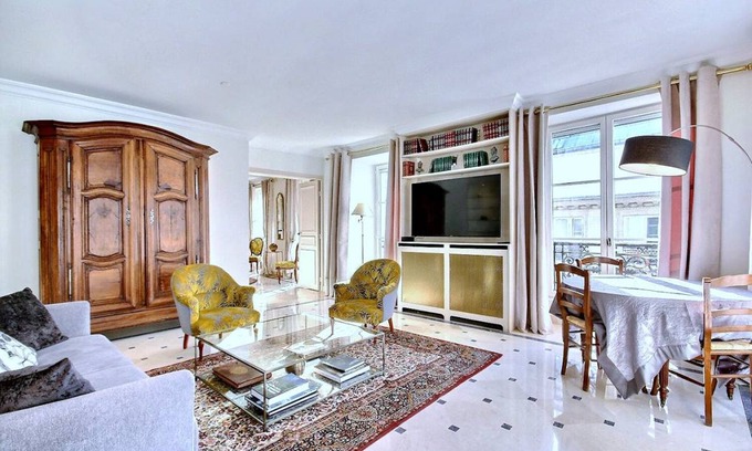 Quartier du Faubourg-Montmartre Apartment | 65 m² Apartment ∙ 1 bedroom ∙ 2 guests