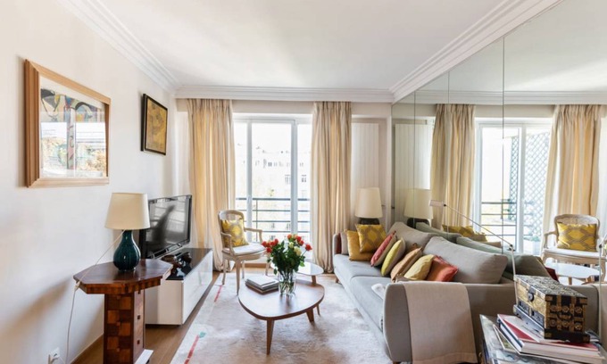 Passy Apartment | 68 m² Apartment ∙ 1 bedroom ∙ 2 guests