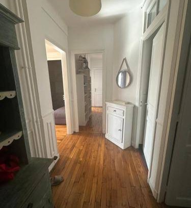 Cite des Perichaux Bed & Breakfast | 70 m² Bed and breakfast ∙ 1 bedroom ∙ 5 guests