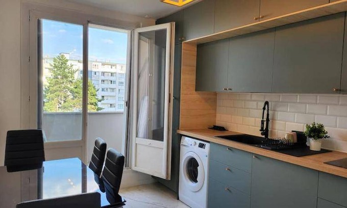 Neuilly-sur-Marne Apartment | 73 m² Apartment ∙ 4 bedrooms ∙ 8 guests