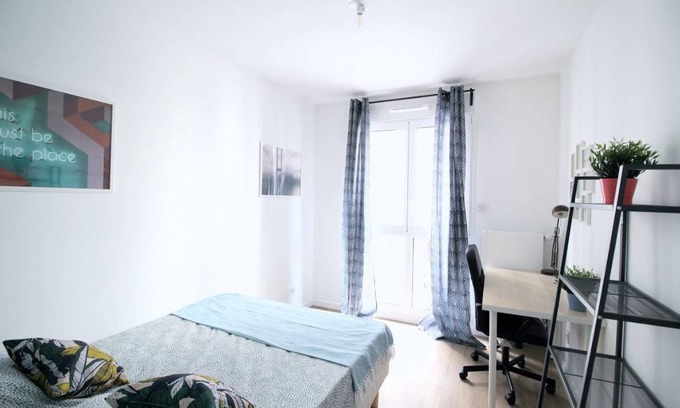 Clichy Resort | 85 m² Private room ∙ 1 bedroom ∙ 4 guests