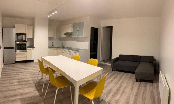 Noisy-le-Grand Resort | 89 m² Private room ∙ 1 bedroom ∙ 1 guest