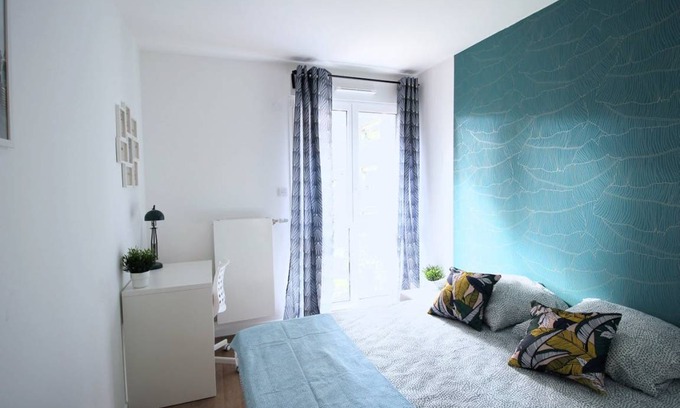 Clichy Resort | 90 m² Private room ∙ 1 bedroom ∙ 5 guests