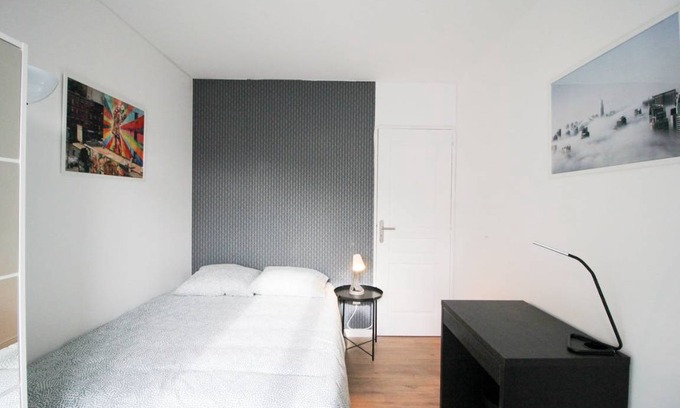 Clichy Resort | 90 m² Private room ∙ 1 bedroom ∙ 5 guests