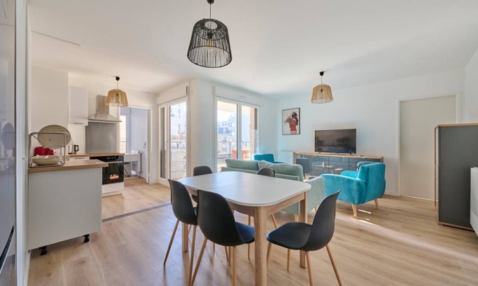 Clichy Resort | 92 m² Private room ∙ 1 bedroom ∙ 5 guests