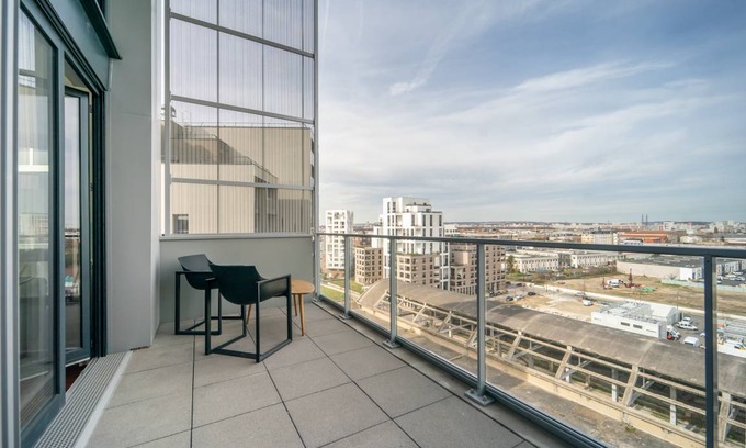 Asnieres-sur-Seine Apartment | 93 m² Apartment ∙ 4 bedrooms ∙ 8 guests