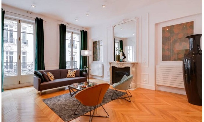 Champs-Elysees Apartment | 93 m² Apartment ∙ 1 bedroom ∙ 2 guests