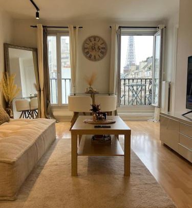 Passy Apartment | Appartement Paris vue Tour Eiffel Trocadéro