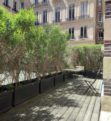 L'Europe Apartment | Beautiful apartment with terrace in Paris 8