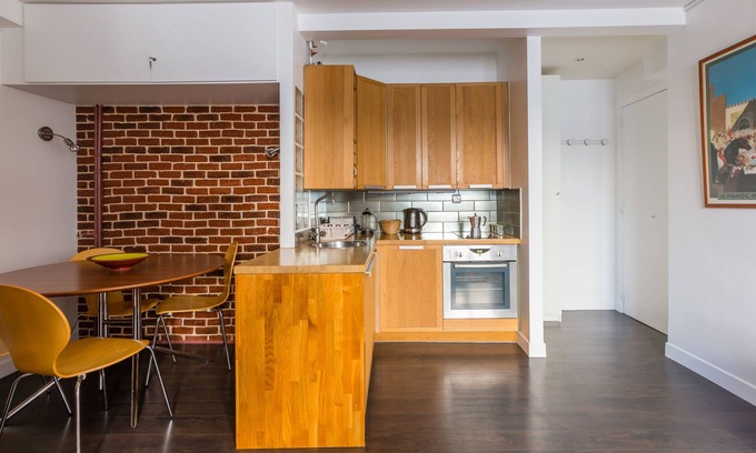 Paris City Center Apartment | Central Studio by the Louvre, by Veeve