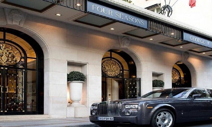 Champs-Elysees Apartment | CHAMPS ELYSEES AVE GEORGE V WITH VIEWS OVER THE CITY