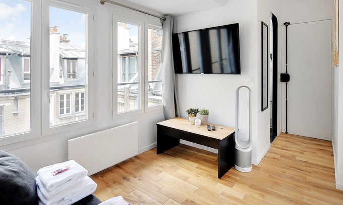 Passy Apartment | Charming studio - RAYNOUARD/TOUR EIFFEL - BAIL MOBILITE