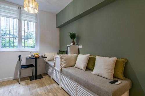 Arts-et-Metiers Apartment | Design and Quiet studio on wooded courtyard !
