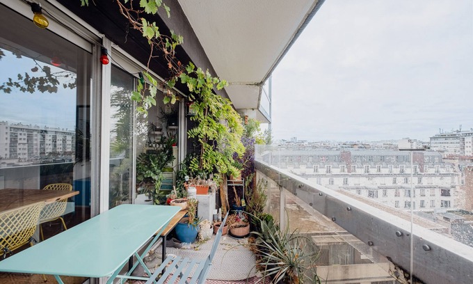 Grenelle Apartment | Home Comforts by the Eiffel Tower, by Veeve