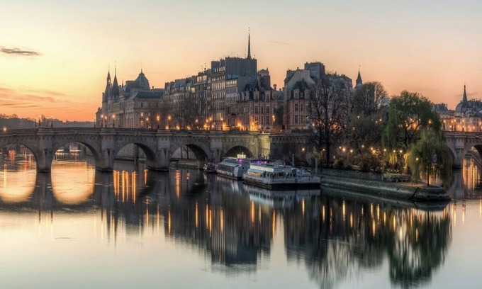 Notre Dame Apartment | ILE DE LA CITÉ – NOTRE DAME HEAVEN - 2 BEDROOM APARTMENT - 120 SQM