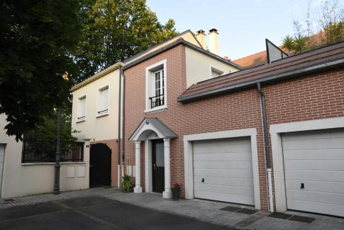 Asnieres-sur-Seine Bed & Breakfast | Le Clos Ménil