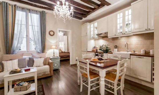 3rd Arrondissement Apartment | Le Jardin Du Marais
