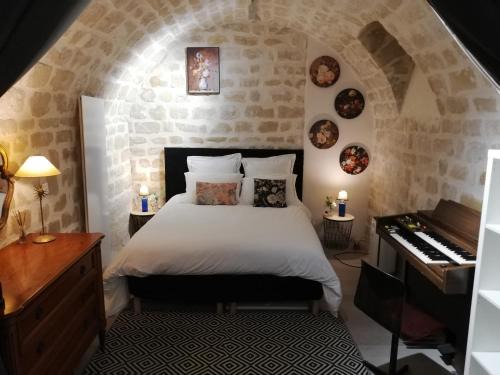 Arts-et-Metiers Apartment | Les Frères Montgolfier - Le Marais - 80 m2