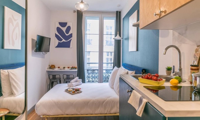 Palais-Royal Apartment | Louvre - Richelieu: cosy flat for 2
