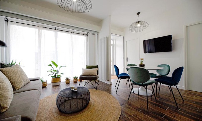Grenelle Apartment | Luxury home near Tour Eiffel