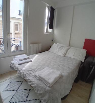 Quartier de la Folie-Mericourt Apartment | Paris 11 Studio