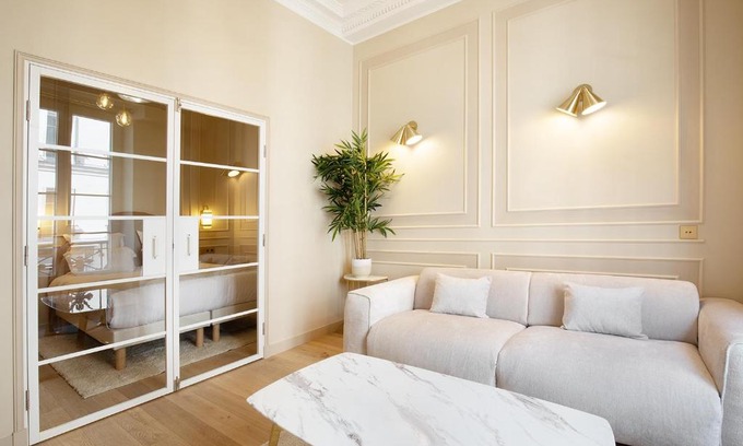9th Arrondissement Apartment | Pick A Flat's Apartments in Opéra- Rue Saint-George