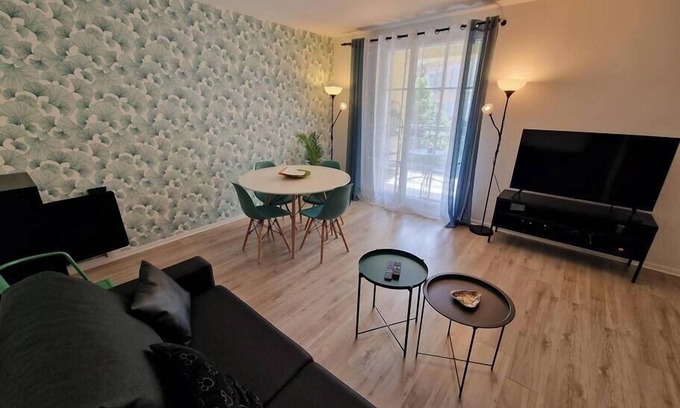 Serris Apartment | Place Toscane, 8P, Fibre et Parking à Disneyland