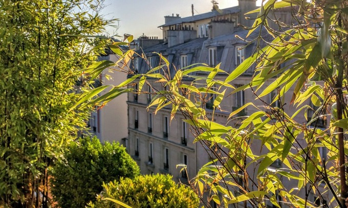 Quartier Saint-Ambroise Apartment | PRIVATE ROOM IN LUXURY APARTMENT IN PARIS
