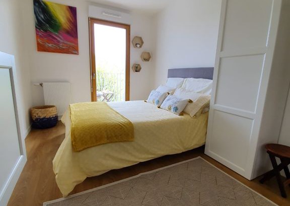 Asnieres-sur-Seine Apartment | Private room asnieres RER C 4min / 10min to Paris