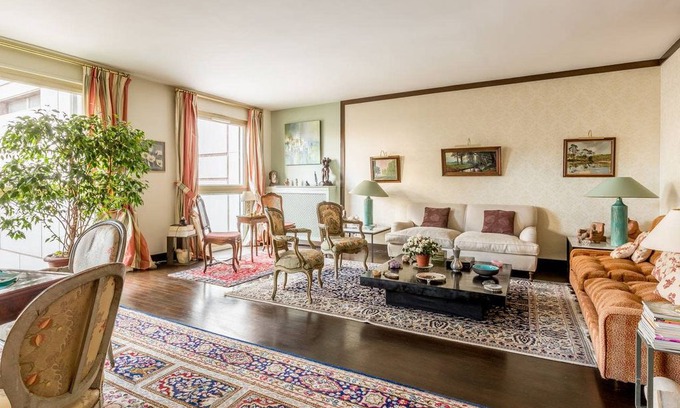 Grenelle Apartment | Splendid Parisian apartment for 4 / Eiffel Tower