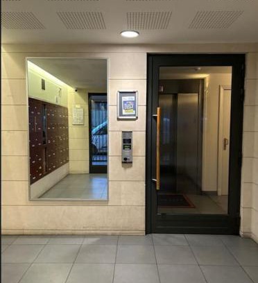 Clichy Apartment | Studio à 2 pas du métro
