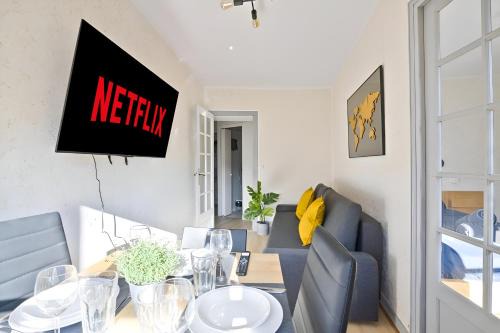 Strasbourg -Saint-Denis Apartment | Superb Apartment Quartier Les Marais Free Netflix