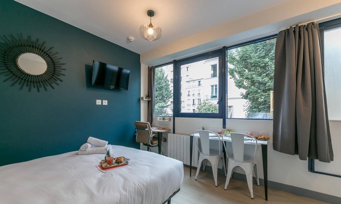 Passy Apartment | Tour Eiffel - Nicolo 23: cosy apartment for 2
