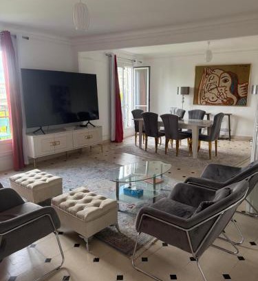 Chaillot Apartment | Trending Apartment - Place Victor Hugo