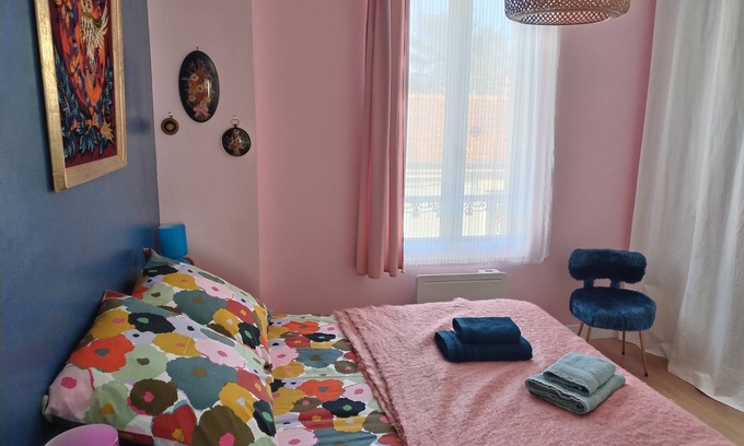 Esbly Apartment | Vintage, 10 min from Disney and 30 min from Paris