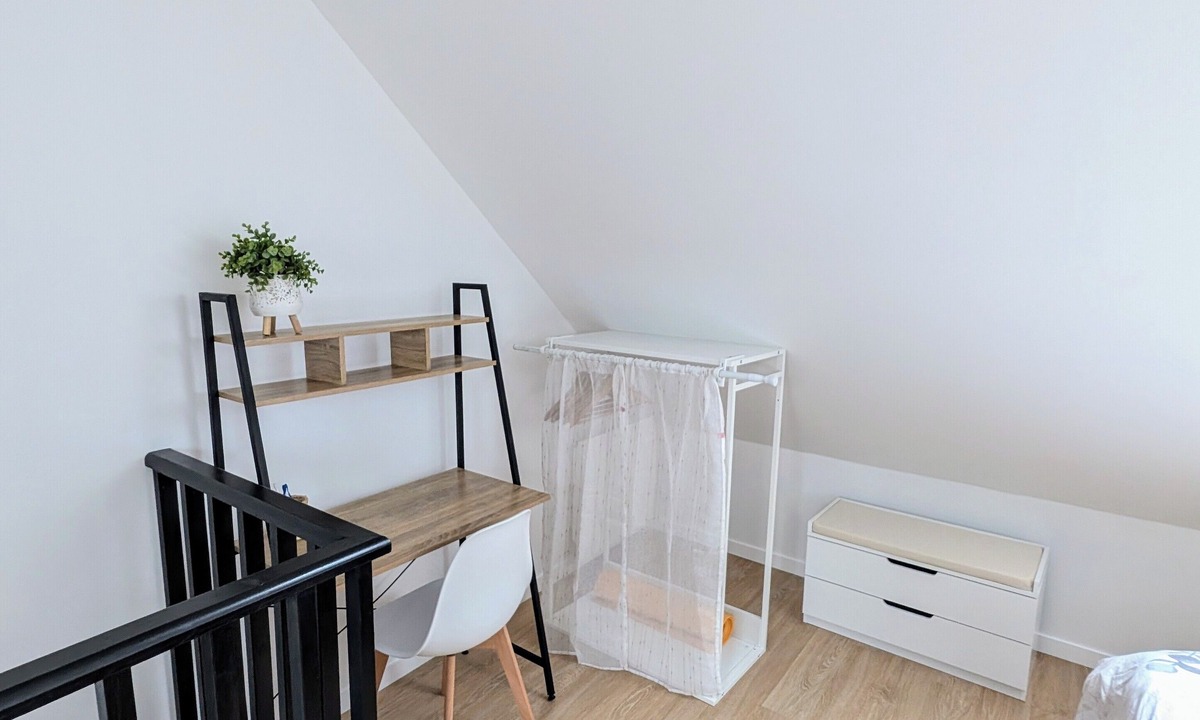 Quincy-Voisins Apartment | Duplex with secure garage and wifi near Disney