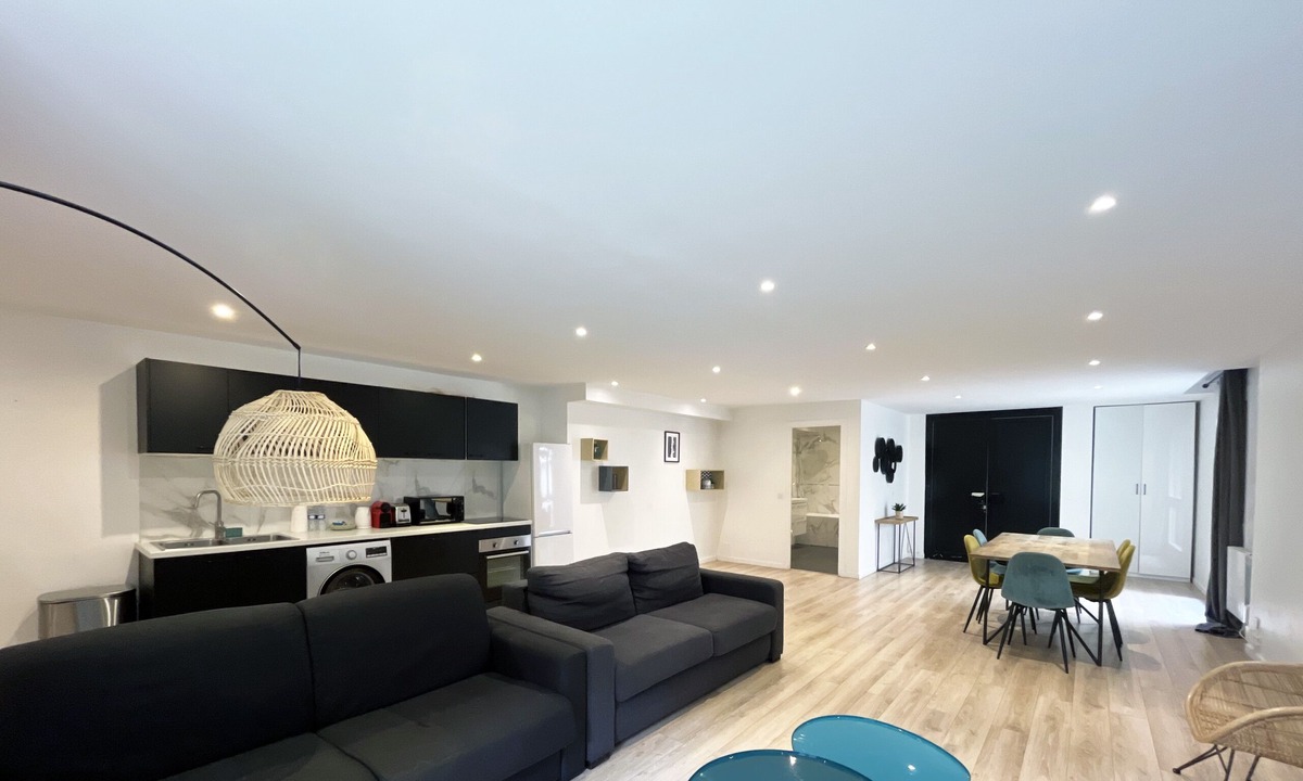 Amerique Apartment | Urban Flat 182 - Spacious 4 Bedroom Flat in Paris