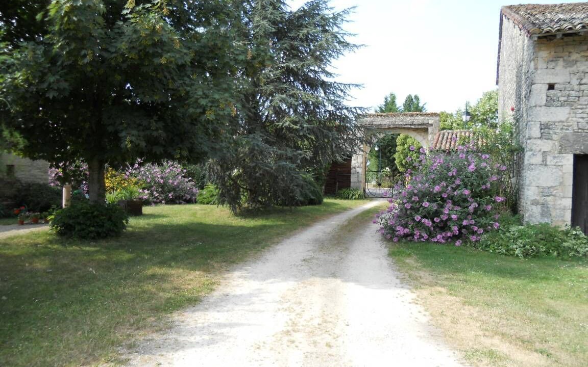 Champagne-le-Sec Cottage | Very Quiet Single-Story Vacation Rental, 35 Minutes from Futuroscope – Special Offer from June 24 to 30
