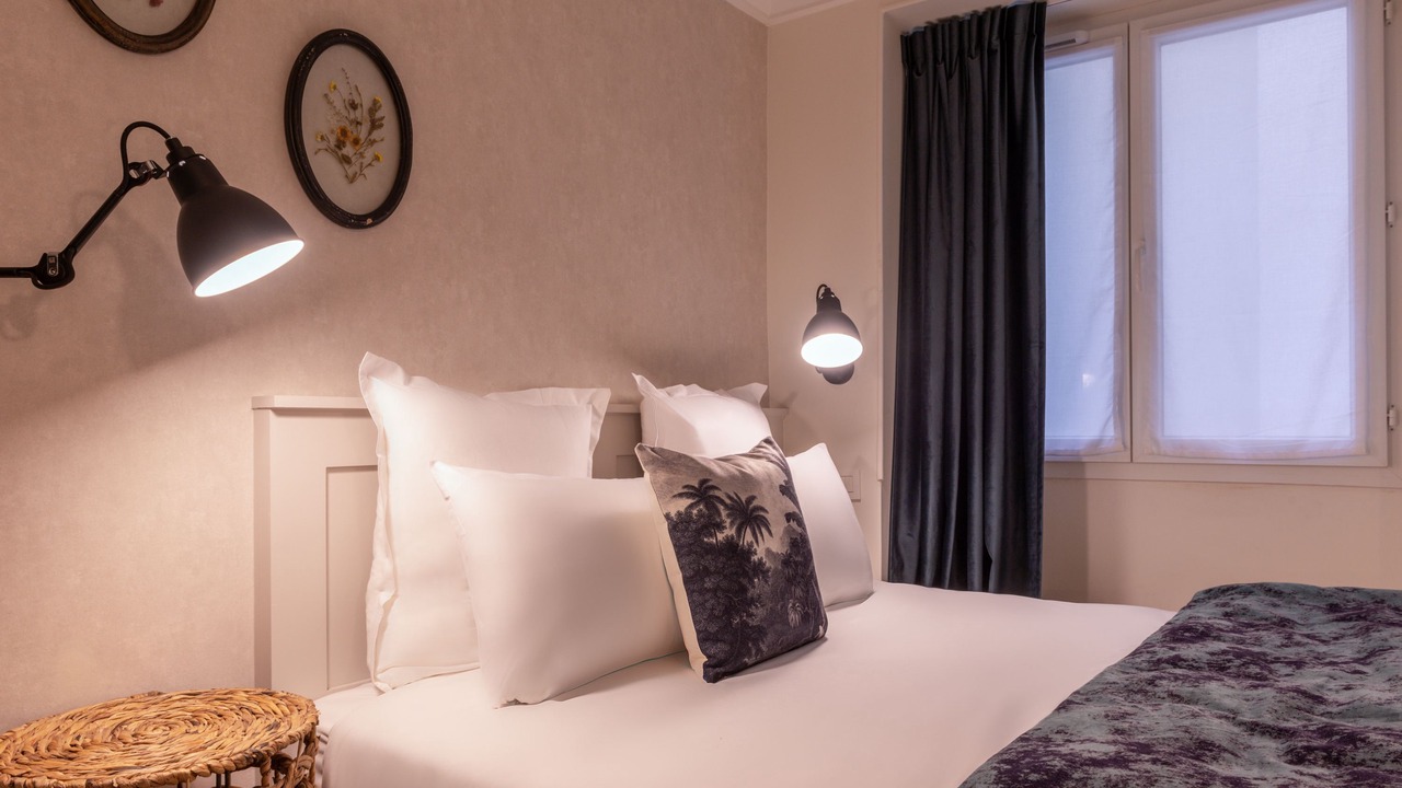 Photo of Bedroom in 9th Arrondissement
