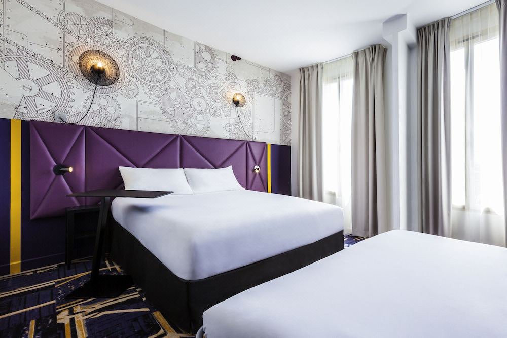 Photo of Bedroom in Clichy
