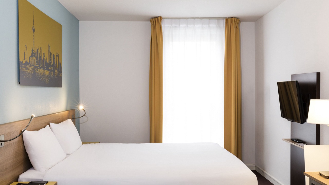 Photo of Bedroom in Clamart