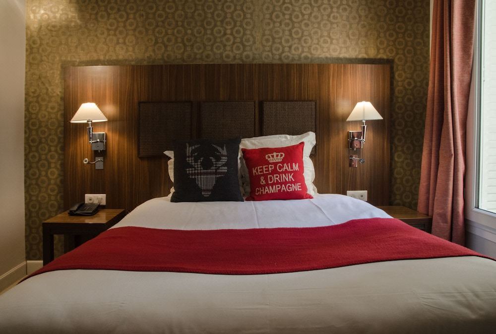 Photo of Bedroom in 9th Arrondissement