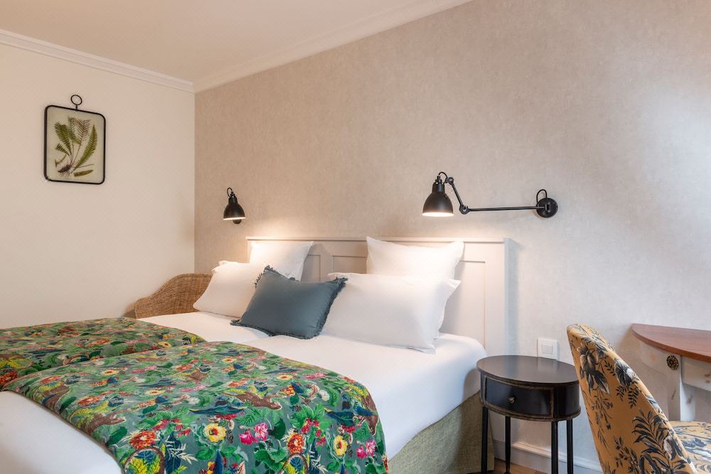 Photo of Bedroom in 9th Arrondissement