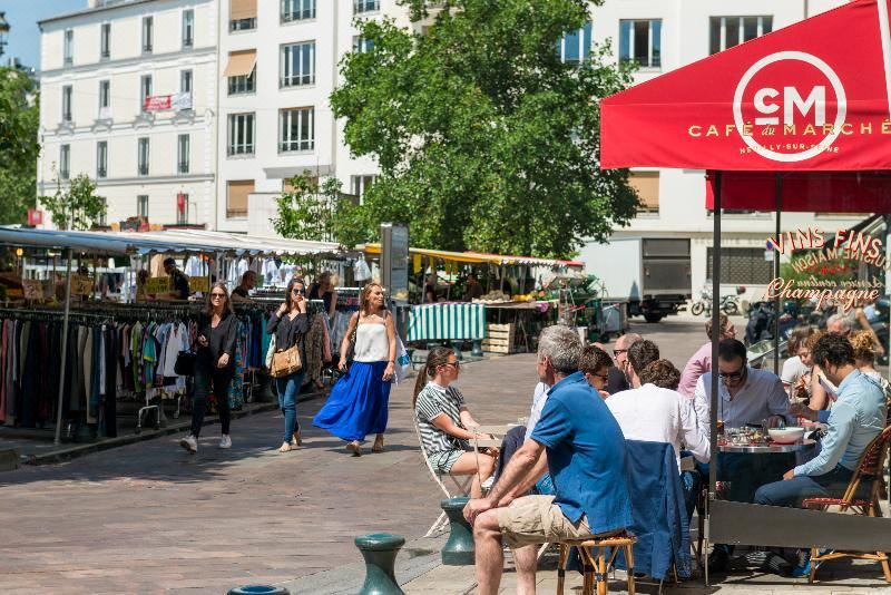 Photo of Human In Picture in Neuilly-sur-Seine
