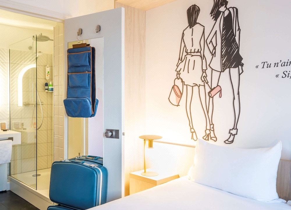 Photo of Bedroom in Sceaux