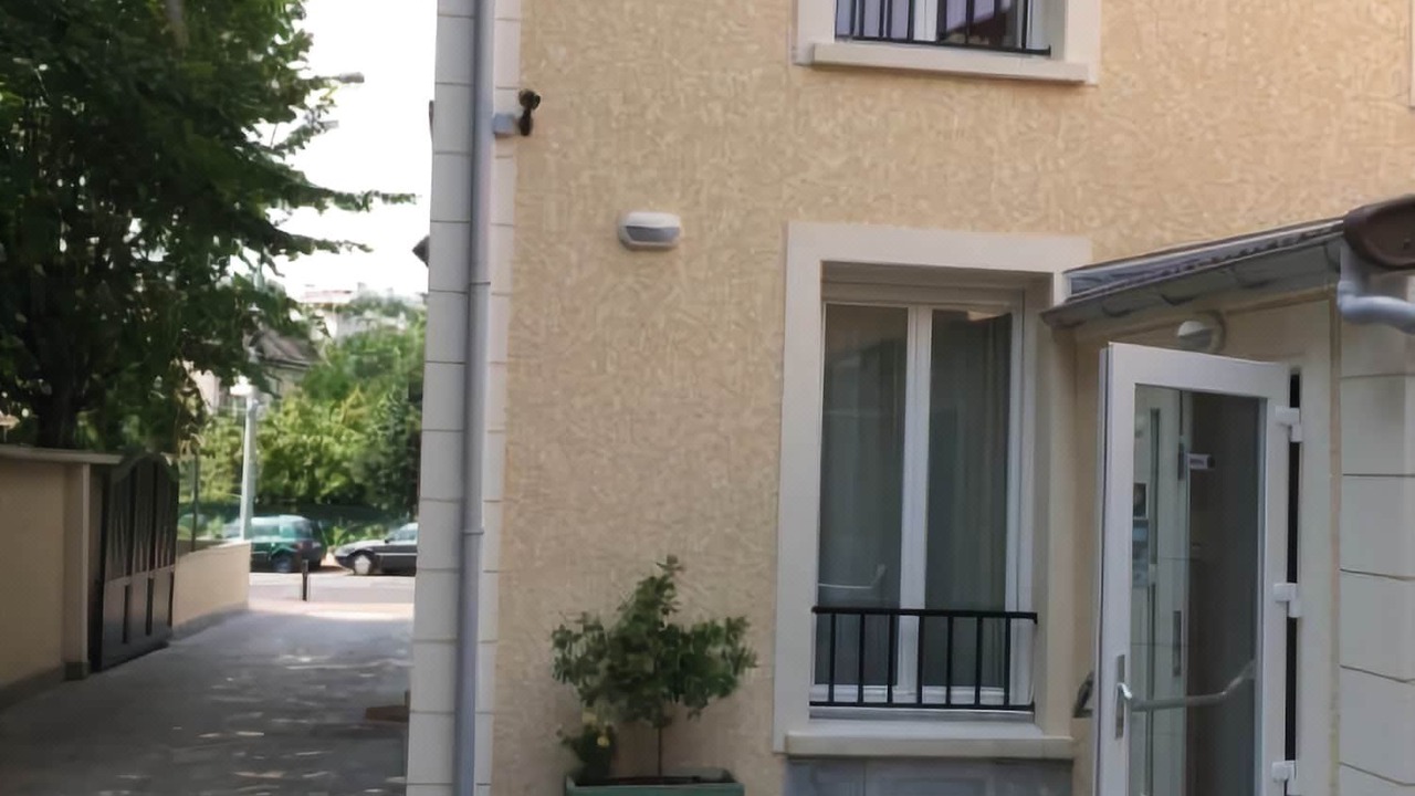 Photo of Buildings in Saint-Cloud