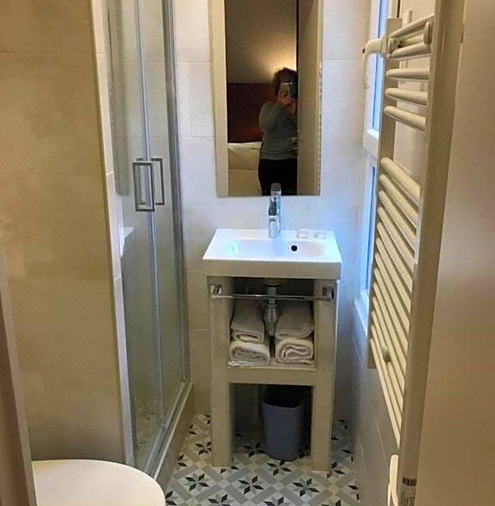 Photo of Bathroom in Combat